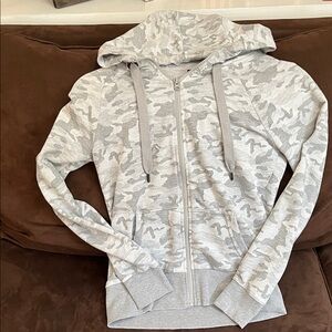 90 Degree By Reflex Light Gray Camouflage Zip Up Hoodie